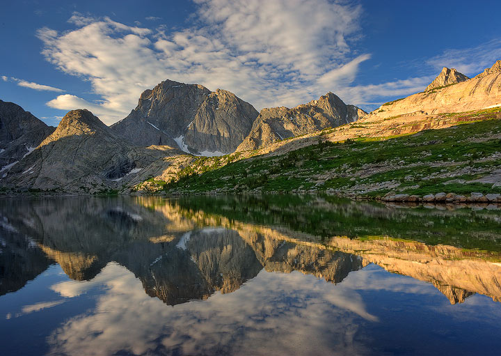 Temple Peak reflects in Deep Lake on a beatiful August morning