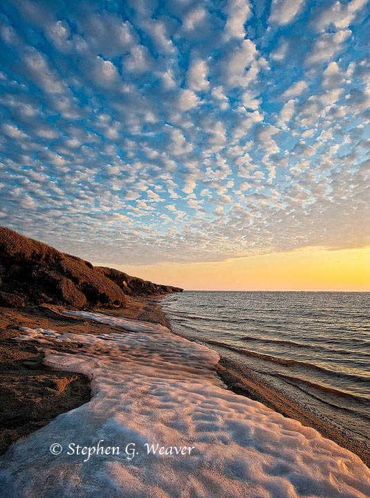2:00&nbsp;Am light&nbsp; near Brownlow Point where the coastal Plain meets the Beaufort Sea , Arctic National Wildlife Refuge...